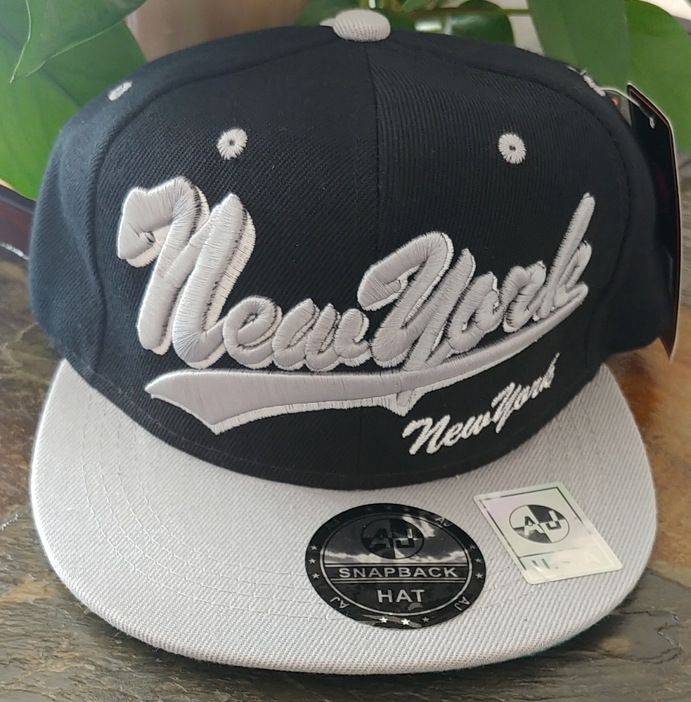 New York Snapback Hat - Black and Gray